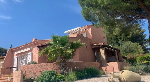 Вилла Villa les 3 lumières 8-10 personnes, Clim, piscine à proximité des plages