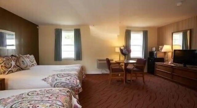 Standardowy czteroosobowy pokój Clinton Motel