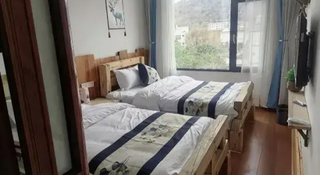 Fuxianhu Mingshe Chinese Inn, Prenota Hotel Hotel a Yunnan con parcheggio, Parcheggio