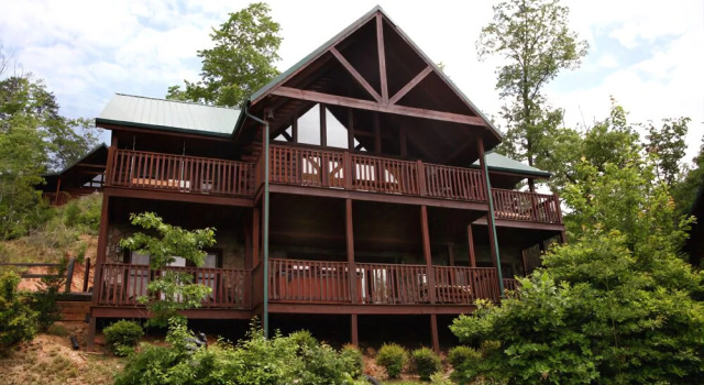 Bear Slide 4 Bedroom Home with Mountain View