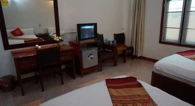 Mittaphap Hotel Luangprabang, Забронировать Отель Отели Луангпхабанг с завтраком, рядом с Haw Pha Bang, Завтраки