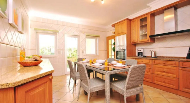 Вилла Villa Florença - com Piscina Aquecível e BBQ em Albufeira
