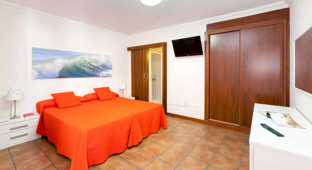 Apartamentos Terrazas Los Gigantes by Suncanarias, Book Hotel Hotels in Tenerife with Parking, Parking