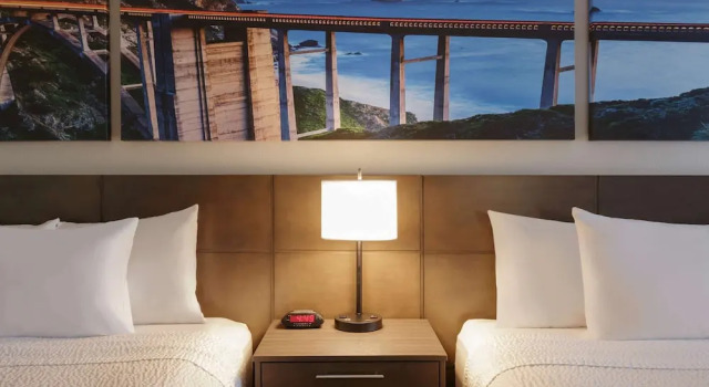 Люкс Days Inn & Suites by Wyndham Anaheim At Disneyland Park