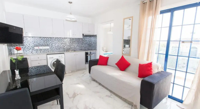 Must Stay - Evripidou Holiday Flats, Rezervovat Hotel Business hotely v Larnaka, 4* 5*