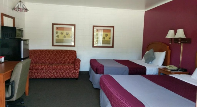 Skyview Motel - Prairie du Sac, Забронировать Мотель Лоди Висконсин