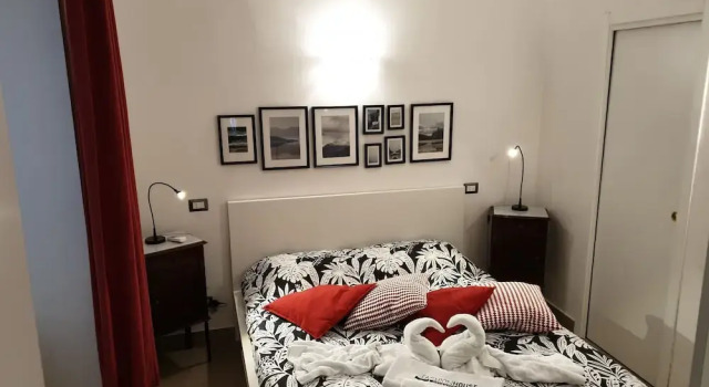 Casa Cupiello Via Chiaia - Casa Vacanze ad uso Esclusivo, Забронировать Отель Отели Неаполя с парковкой, рядом с Ospedale degli Incurabili, Парковка