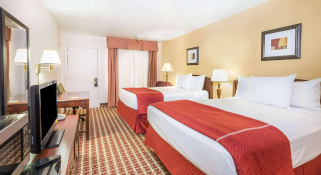 Days Inn by Wyndham Ottawa, จอง โรงแรม Ottawa แคนซัส, ใกล้ Ransom Memorial Gift Shop