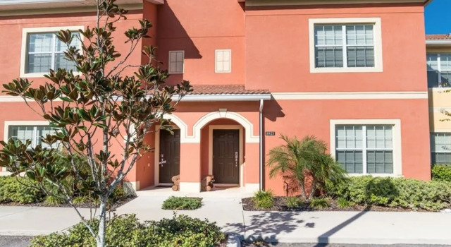 Paradise Palms 8925