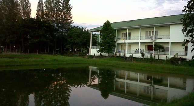 Kasem Garden Hotel Surin, Varaa Hotelli Hotellit North-Eastern Thailand pysäköinnillä, Pysäköinti