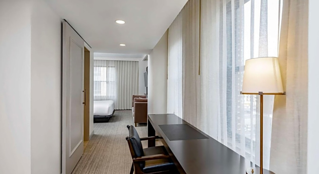 Люкс Hotel Fort Des Moines, Curio Collection By Hilton
