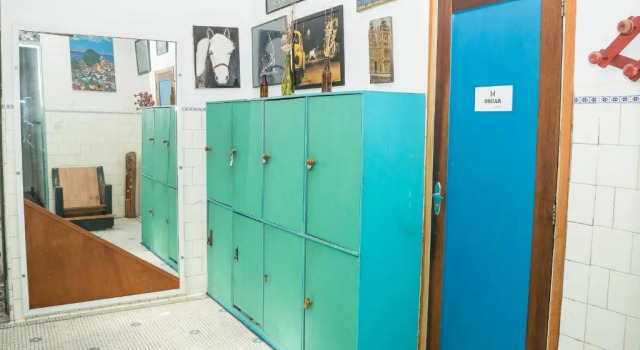 Кровать в общем номере Mambembe Hostel