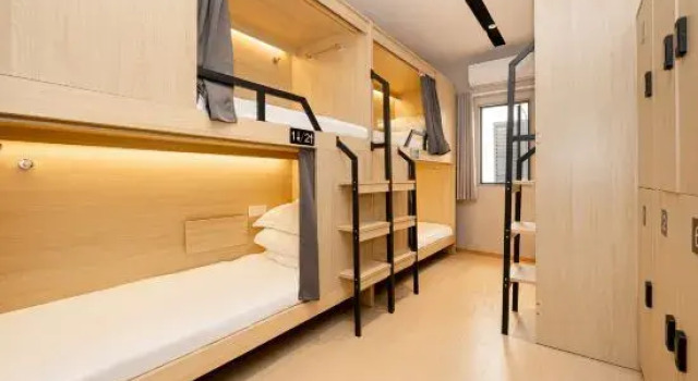 Кровать в общем номере (мужской номер) Dengba Inn-Fengqiao Road Subway Station Global Harbor Branch