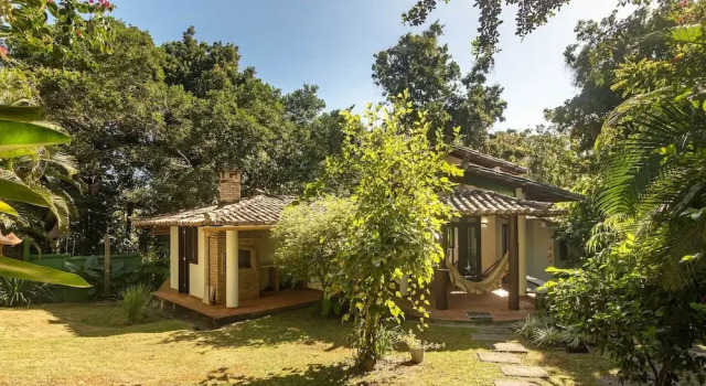 House w/ 3 Suites 400m From Mucuge Beach Mcg0006