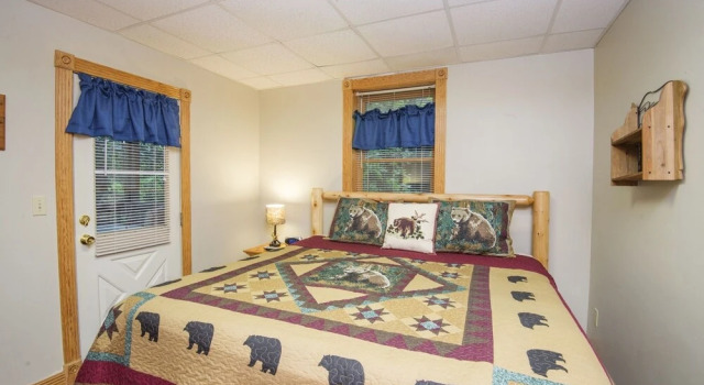Er100 - Making Memories Great Location - Close To Town! 4 Bedroom Cabin by RedAwning