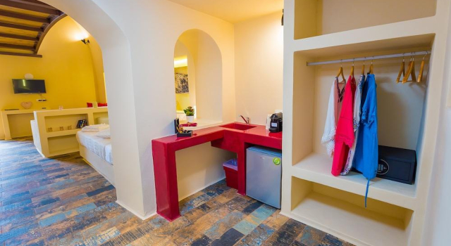 Alma Libre Suites, Забронировать Отель Отели Тиры с парковкой, рядом с Культурный центр Гизи Мегарон, Парковка