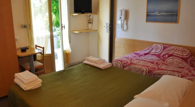 Трёхместный номер Standard с балконом Hotel Nancy