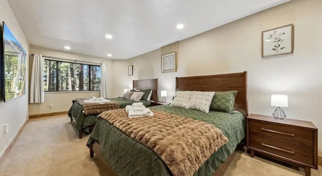 1192 Timber Lane 4 Bedroom Home, Забронировать Дом для отпуска Саут-Лейк-Тахо South Lake Tahoe Area, рядом с Канатная дорога Эриал-Трамвей