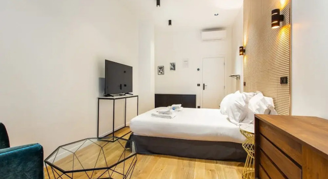 Апартаменты Luxury on the Champs-elysees: Prestigious, 10P 5BR
