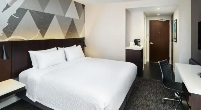 Номер с видом на город Courtyard by Marriott Long Island City/New York Manhattan View