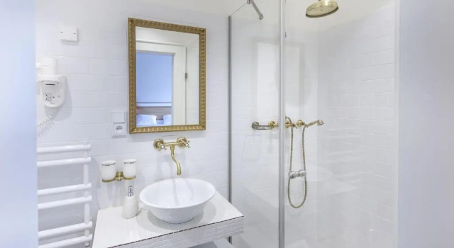 Двухместный номер Standard Hotel At the Golden Scissors