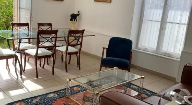 Gîte Les Minimes, Book Hotel Hotels in Avallon with Parking, Parking