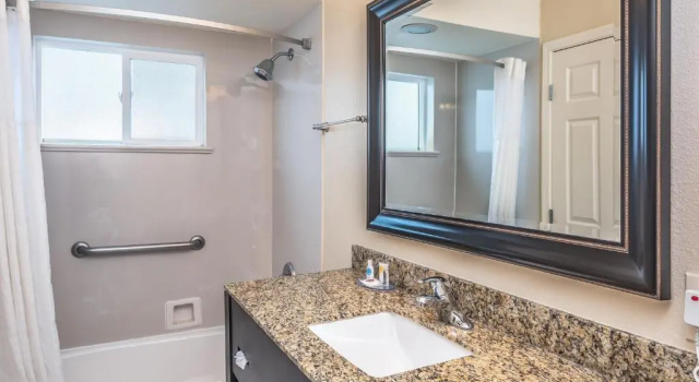 Двухместный номер Standard Blu Pacific Hotel
