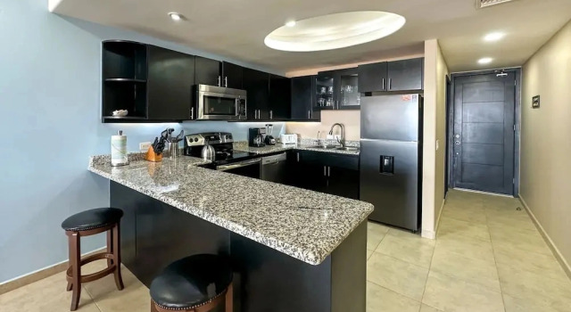 Коттедж Wake Up Close to the Ocean in This 2BR Condo