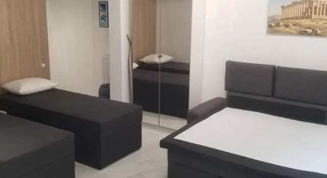 New Luxurious Studio at the Acropolis Foot Hills