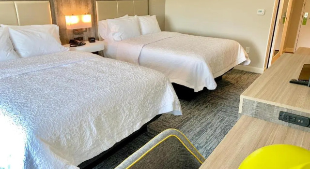 Четырёхместный люкс Hampton Inn Cranbury