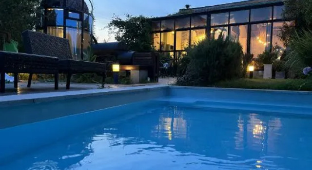 Gleaners Garden B&B (Nanjing Datang Gold), Prenota Bed & breakfast Hotel a Nanchino con piscina, Piscina