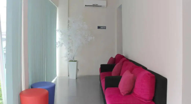 ZEN Rooms Mataram Airlangga, Забронировать Отель Отели Матарам с парковкой, рядом с Lombok Epicentrum Mall, Парковка
