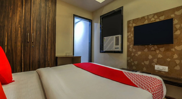 Capital O 14244 Loya Legend, Rezerwuj Hotel Abids 