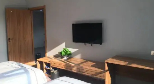 Люкс Deluxe Xiaogan Education Hotel