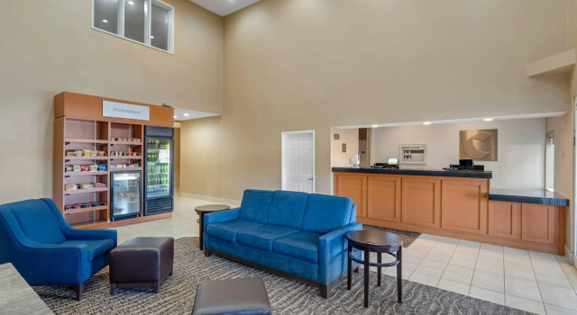 Comfort Suites Normal, Varaa Hotelli Bloomington Illinois