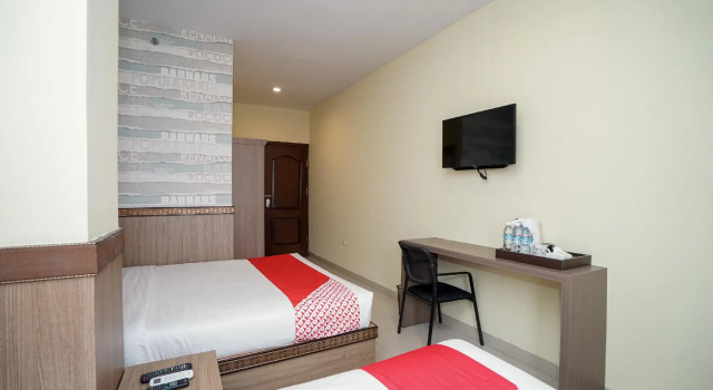 Suite OYO 736 Hotel Best Skip