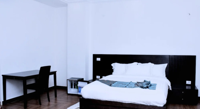 Номер Business yellow apple hotel