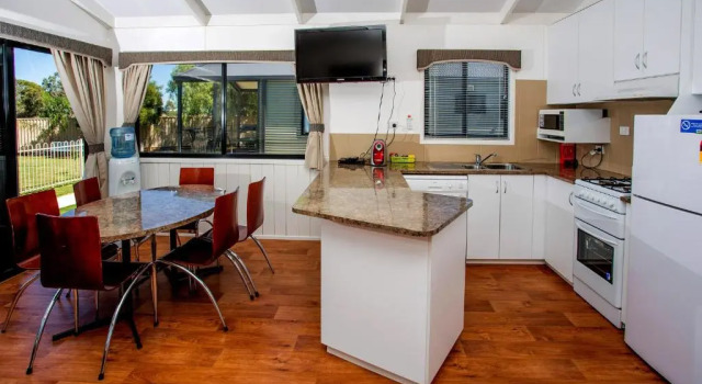 Вилла Luxury Yarrawonga Mulwala Holiday Park