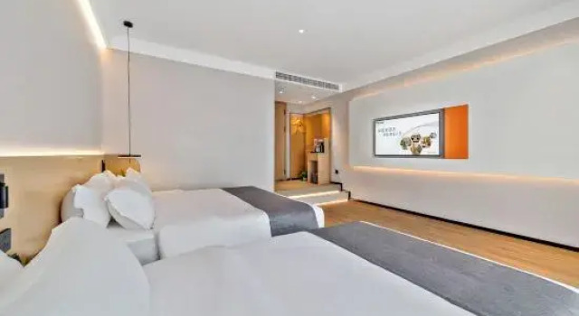 Mujia Hotel (Chengdu Chadianzi Passenger Transport Station Jinke North Road Subway Station)