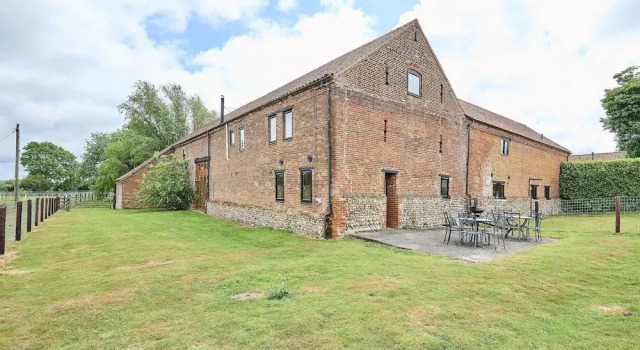 Host Stay Granary Barn