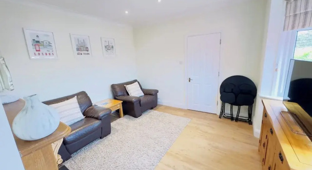 Refurb Private Suite - Wimbledon & Airport Access, Забронировать Апартаменты/квартира Отели Большого Лондона с парковкой, Парковка