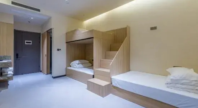 Трёхместный люкс Cixi Huangwu E-sports Hotel (Xinhefang Branch)