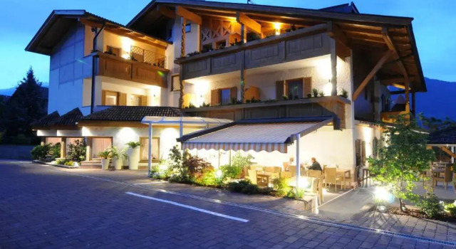 Hotel FleurAlp