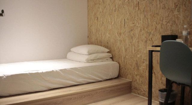 Camera Standard Lets Hostel