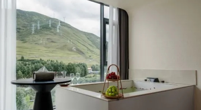 Люкс MIYE Mountain River Private Soup Homestay (Shindubashi Branch)