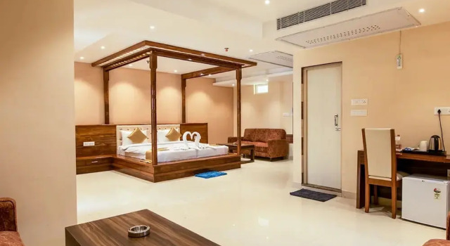 NRS Hillton, Rezervovat Hotel Hotely v Digha s bazénem, Bazén