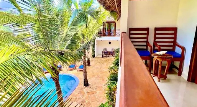Двухместный номер Standard с видом на бассейн Karibu Beach Resort