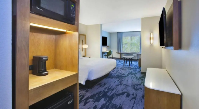 Двухместный люкс Fairfield Inn & Suites by Marriott Flint Grand Blanc