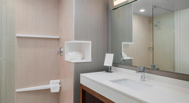 Двухместный люкс c 1 комнатой Courtyard by Marriott Niagara Falls, USA