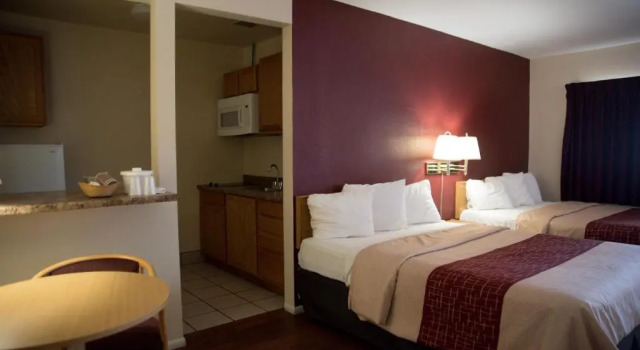 Четырёхместный люкс Red Roof Inn Blythe